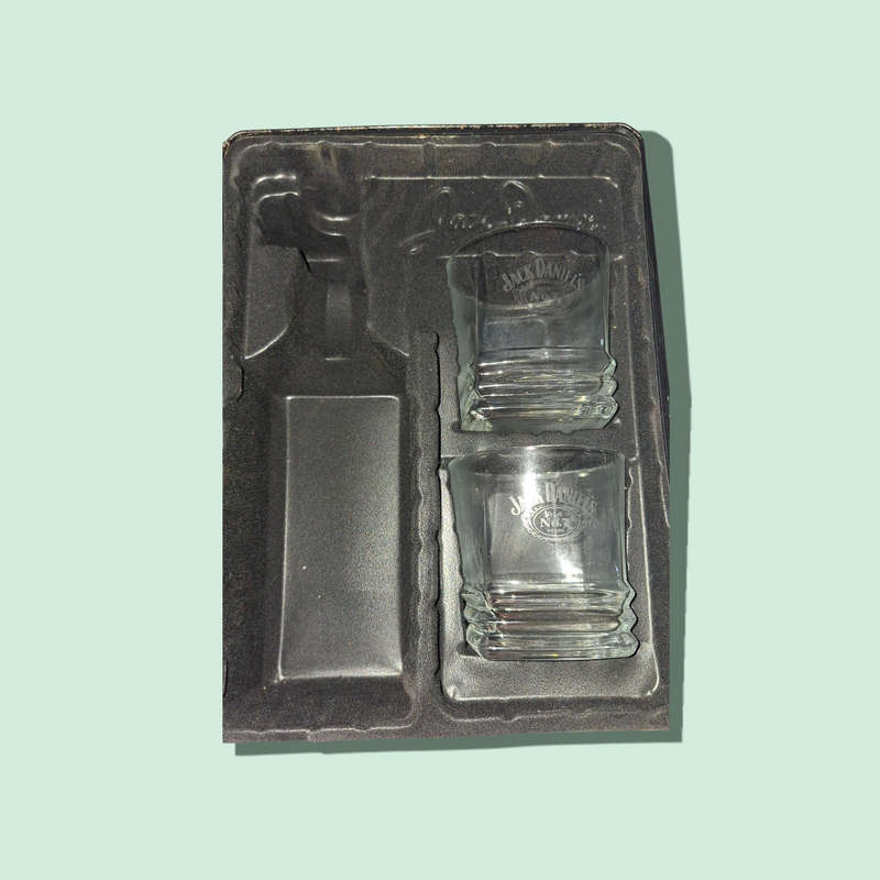 Jack Daniels Tin No 7 with Glasses