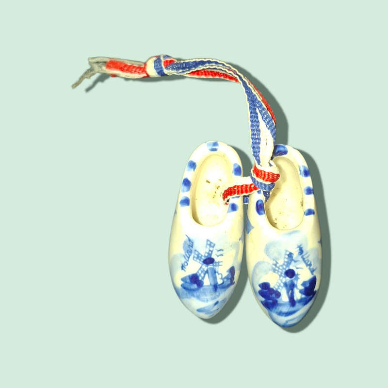 Miniature Holland Blue Delft Style Souvenir Dutch Shoes Blue and White