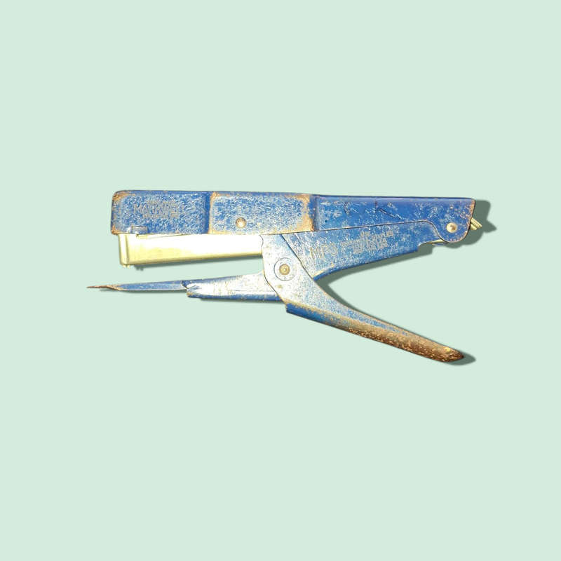 VINTAGE MARKWELL MP3 HEAVY DUTY INDUSTRIAL STAPLING PLIER BLUE