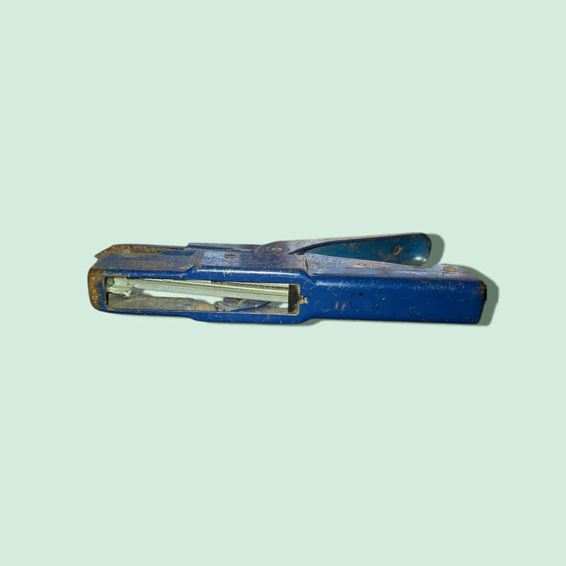 VINTAGE MARKWELL MP3 HEAVY DUTY INDUSTRIAL STAPLING PLIER BLUE