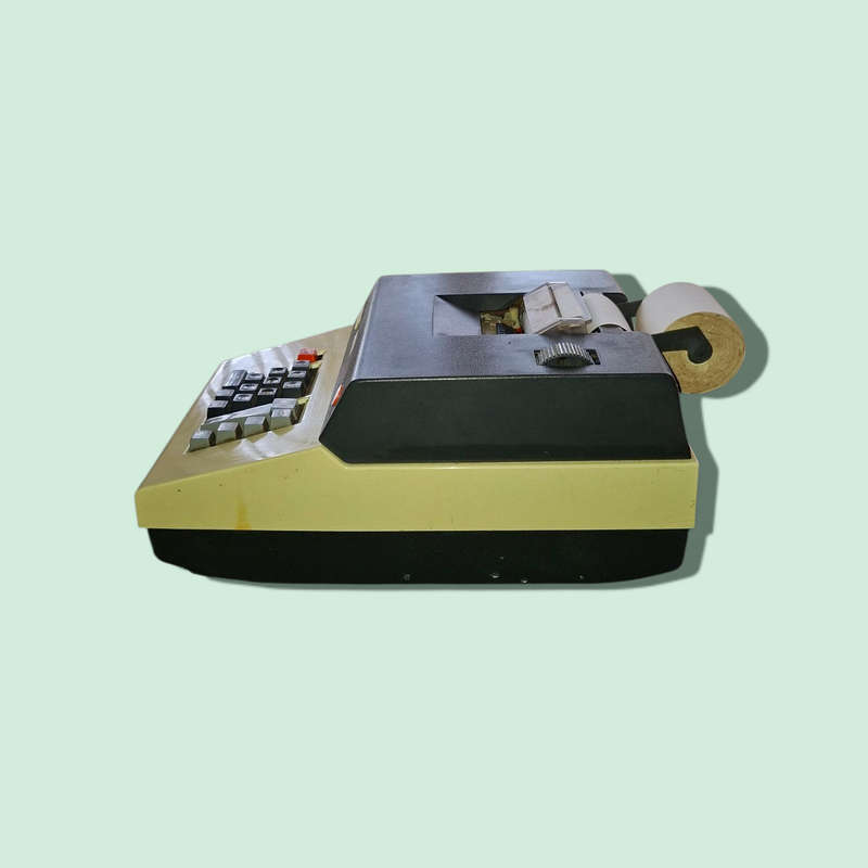 VINTAGE OLYMPIA MODEL AE D 51