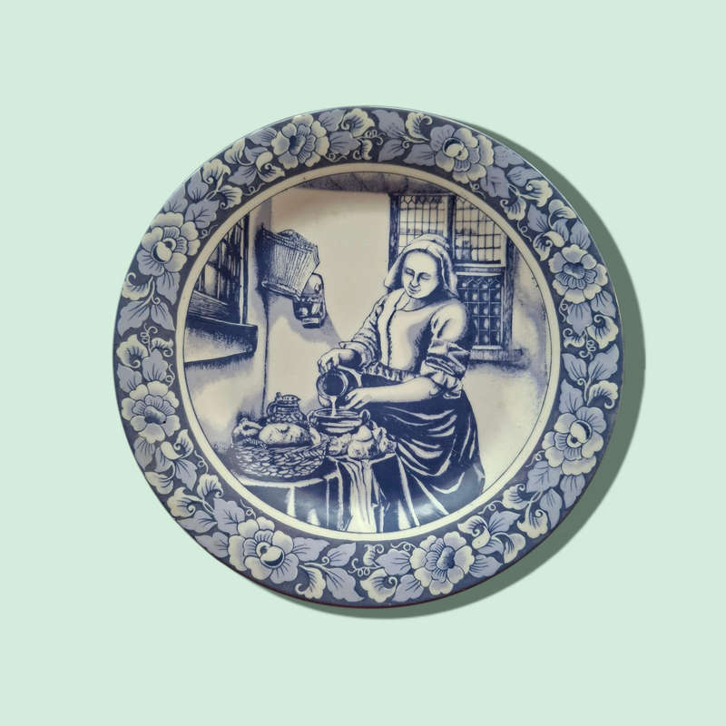 DELFT SPECIAL LIMITED COLLECTOR'S EDITION PLATE - "THE MAID SERVANT"