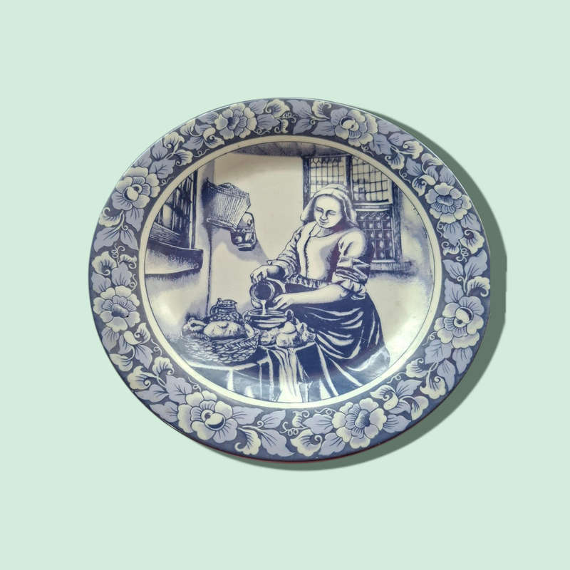 DELFT SPECIAL LIMITED COLLECTOR'S EDITION PLATE - "THE MAID SERVANT"