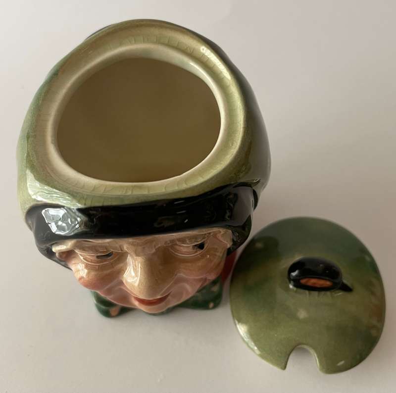 Beswick Dickens ware condiment set (salt and pepper shaker and mustard pot)