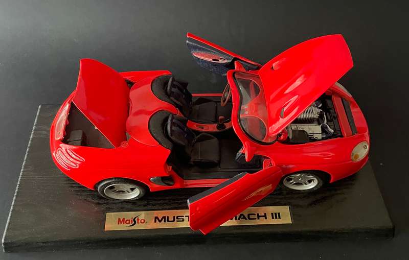 Maisto Mustang Mach 3 die cast model