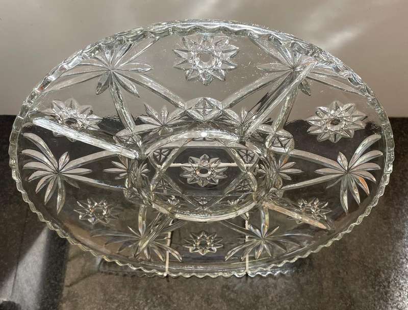 Beautiful large glass cruditè platter with 4 divisions and a center for a dip