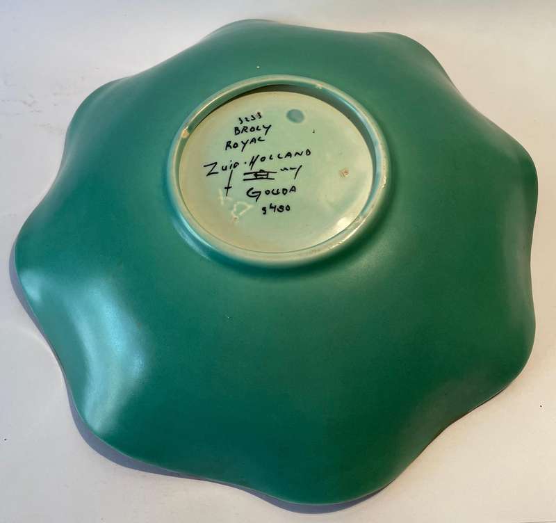 Rare Stunning large Gouda bowl in the broly pattern