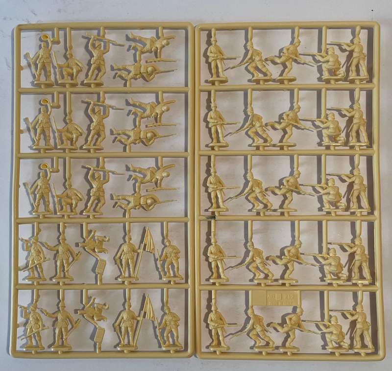 Esci Zulu war British infantry soldiers 50 unpainted figures 1/72 scale