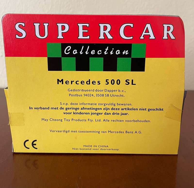 Pair of Maisto supercar collection die cast model cars 1/40 scale