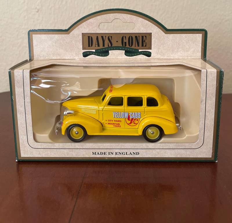 Pair of Lledo die cast models