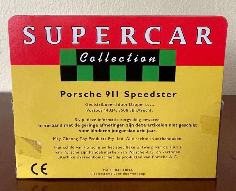 Pair of maisto die cast cars 1/40 scale