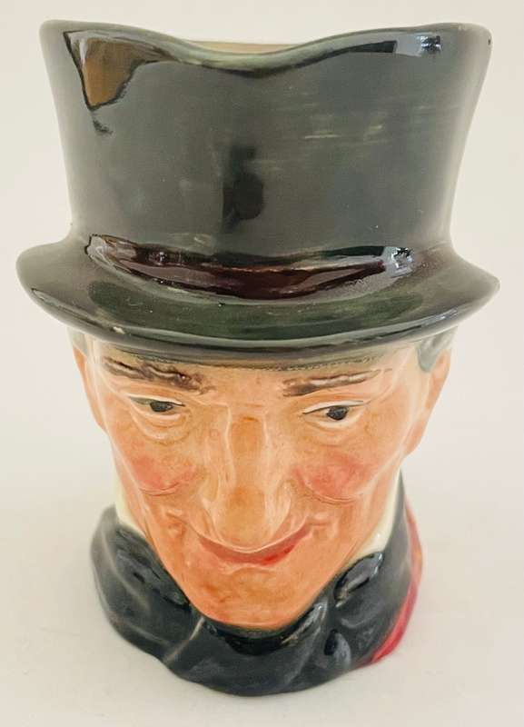 Royal Doulton Toby jug (John Peel) 9cm tall by 5 cm wide