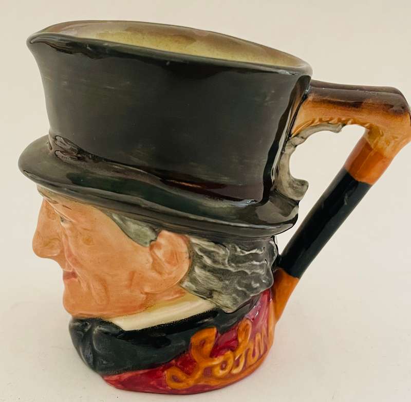 Royal Doulton Toby jug (John Peel) 9cm tall by 5 cm wide