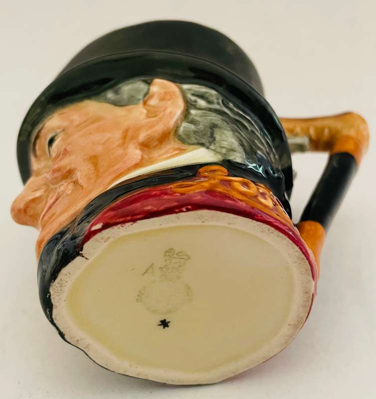 Royal Doulton Toby jug (John Peel) 9cm tall by 5 cm wide