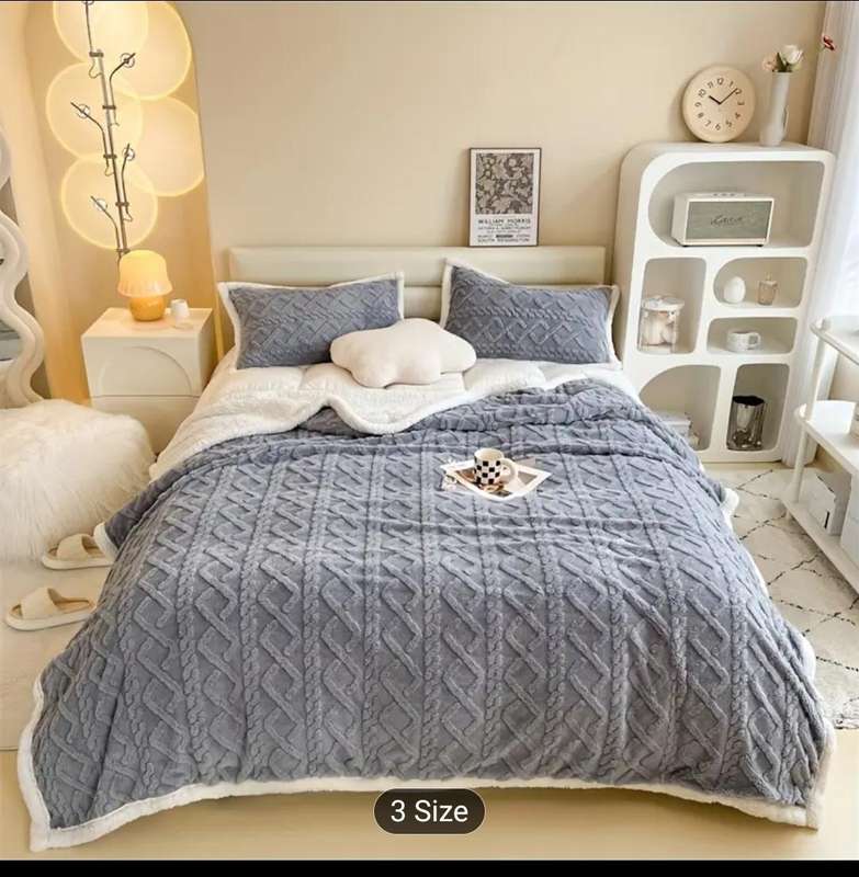 Fluffy soft geometric comforter