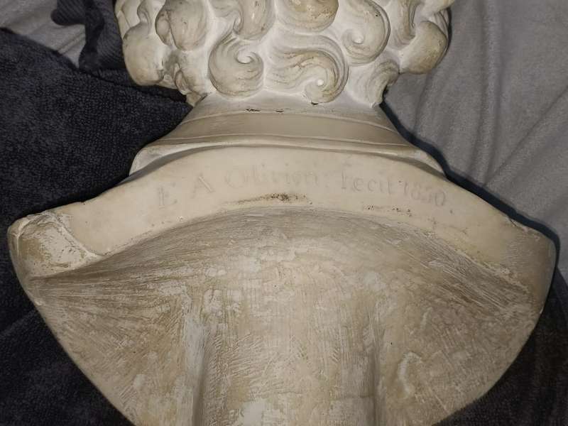 ANTIQUE PORTRAIT MARBLE BUST OF WILLIAM SHAKESPEARE