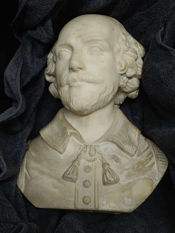 ANTIQUE PORTRAIT MARBLE BUST OF WILLIAM SHAKESPEARE