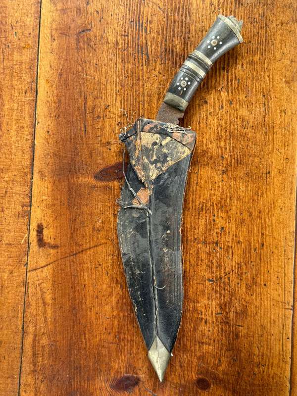 Kukri knife (India). 31cm in length