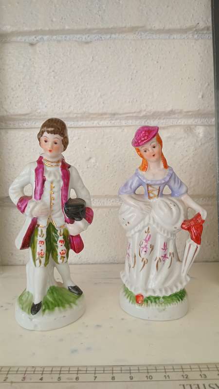 Leonardo Collection Pair of Figurine Ornaments