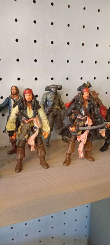 Pirates of the Carribean Zizzel series x 9 figurines