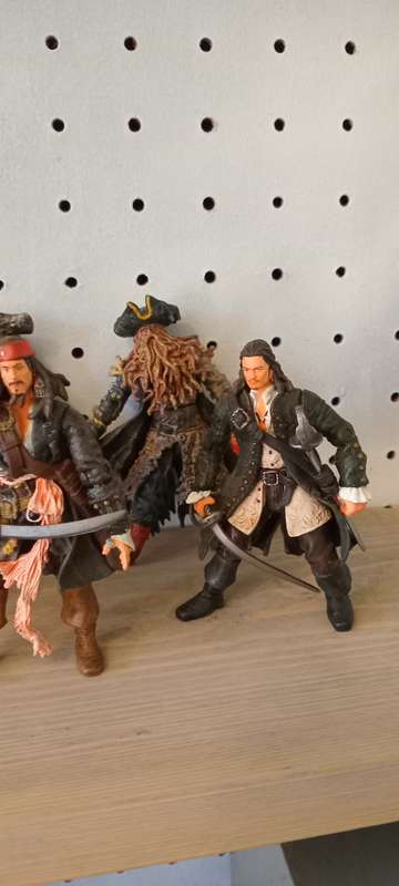 Pirates of the Carribean Zizzel series x 9 figurines