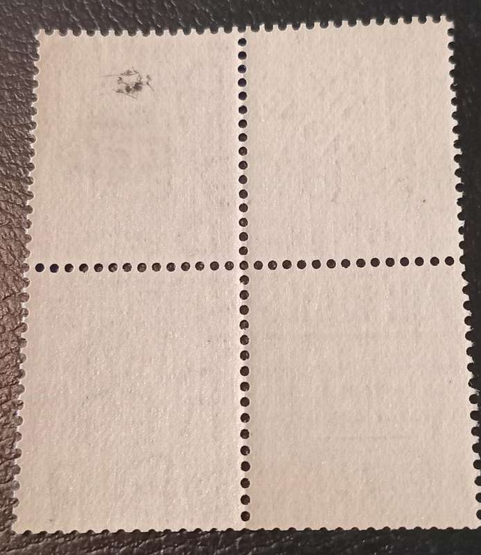 (59)GREAT BRITAIN,ADVERTISING AIRMAIL 1 ½d plus 2 Stamps attached