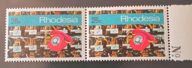 RHODESIA 1970 #C106a Variety, EXTRA red "hole" On the left stamp of a pair