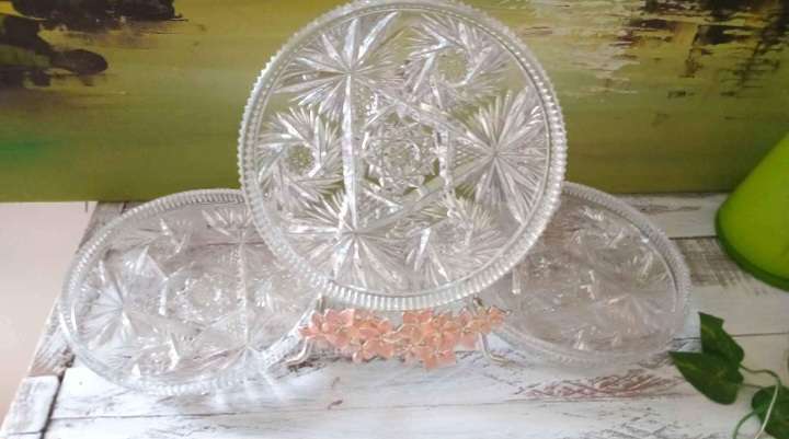 4 Crystal Rounded medium Plates