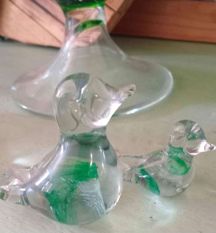 2 x Adorable Small Murano Birds clear glass and green inlay