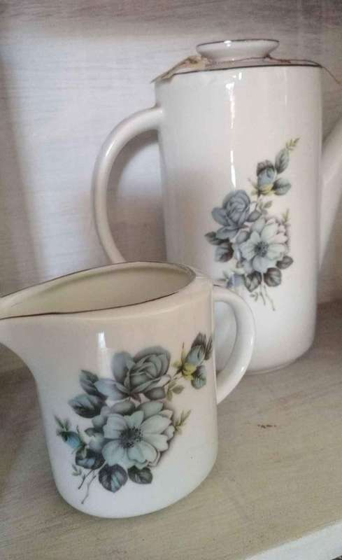 Beautiful Vintage Espresso Set with 5 Duos, Teapot, Milk jug and Sugar Bowl