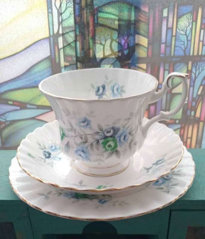 ROYAL ALBERT INSPIRATION TRIO