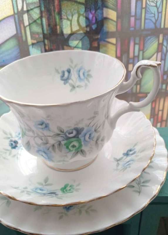 ROYAL ALBERT INSPIRATION TRIO