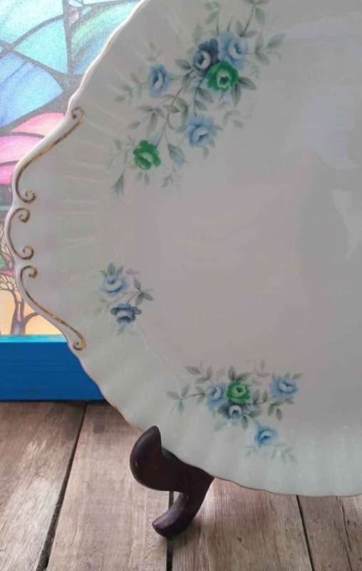ROYAL ALBERT INSPIRATION LARGE CAKE PLATE