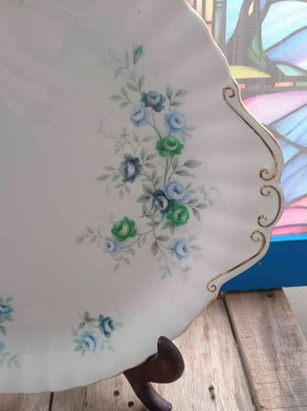 ROYAL ALBERT INSPIRATION LARGE CAKE PLATE
