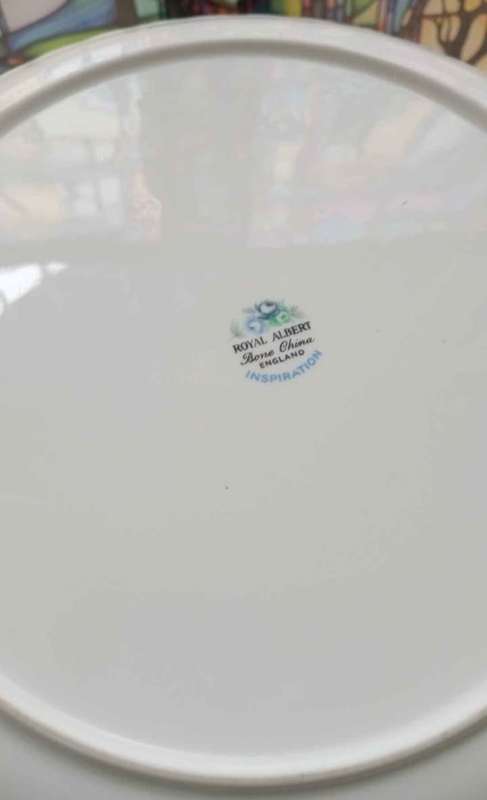 ROYAL ALBERT INSPIRATION LARGE CAKE PLATE