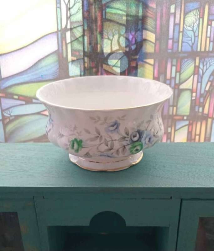ROYAL ALBERT SUGAR BOWL INSPIRATION