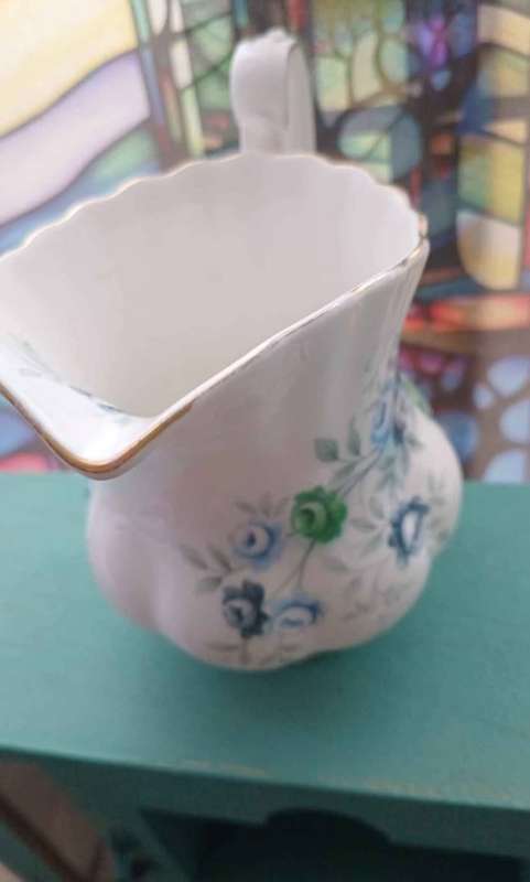 ROYAL ALBERT INSPIRATION MILK JUG
