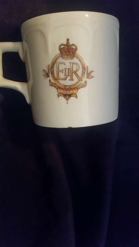Vintage/antique Queen Elizabeth II, coronation and WWII set of cups (X3)