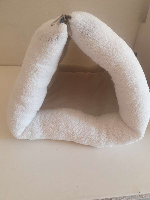 Rosewood Snuggle Plush 2-in-1 Cat Comfort Den (55cm) - USED