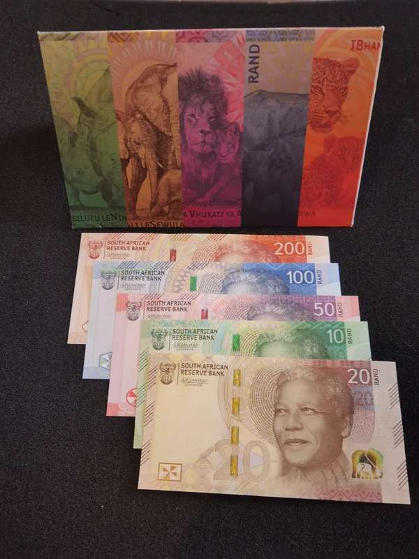 SOUTH AFRICA SET VERY LOW NO - L. KGANYAGO Upgraded Mandela Banknote Series Nr 486