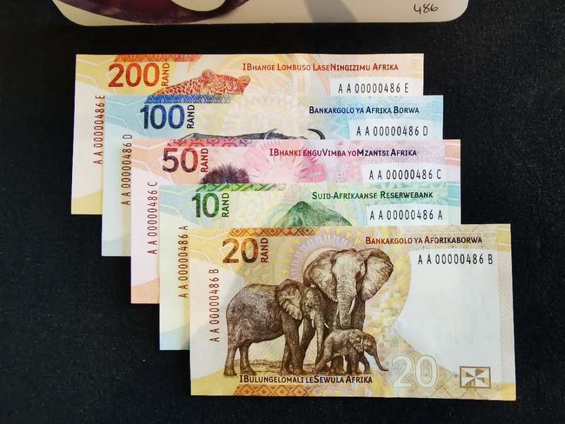 SOUTH AFRICA SET VERY LOW NO - L. KGANYAGO Upgraded Mandela Banknote Series Nr 486