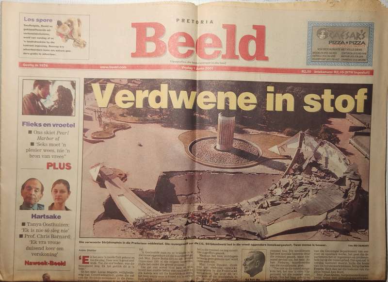 BEELD Newspaper - 1 June 2001 - The collapse of Strijdom square.