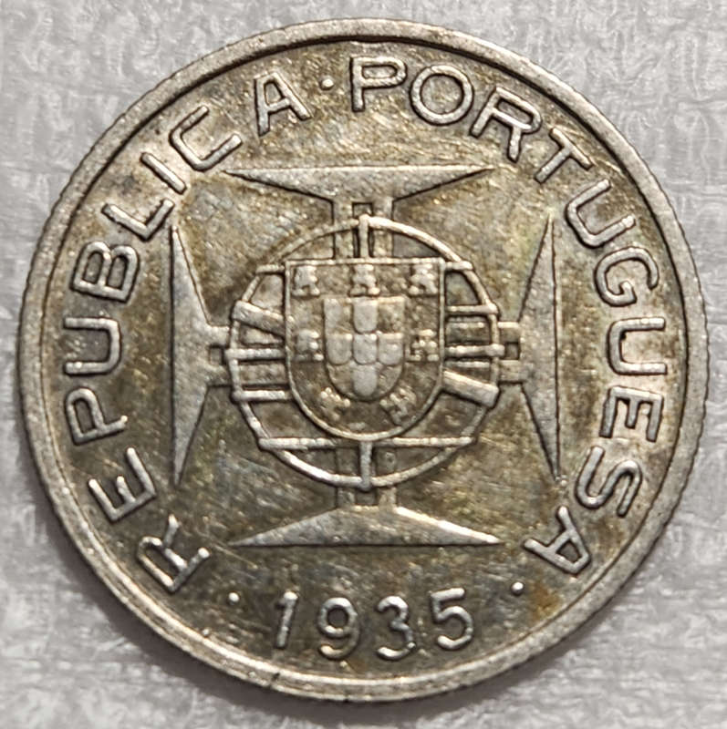 2.5 (TWO and HALF) ESCUDOS - 1935 - Mozambique - EF - Great coin !!