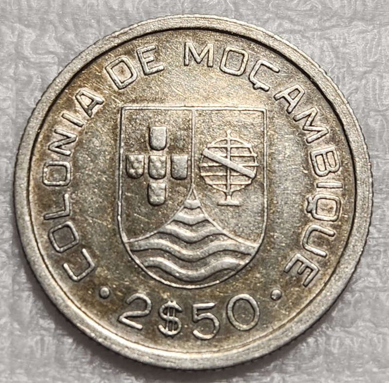 2.5 (TWO and HALF) ESCUDOS - 1935 - Mozambique - EF - Great coin !!