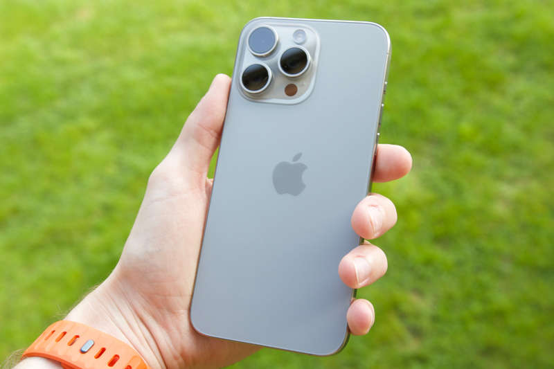 Apple iPhone 15 pro 1 TB Natural Titanium ***UNBOXED NEW 12 Month apple warranty