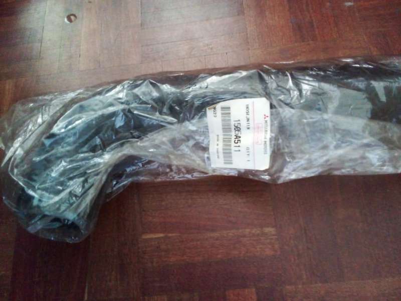 mitsubishi.triton 2.5 diesel motor intercooler pipe.original.