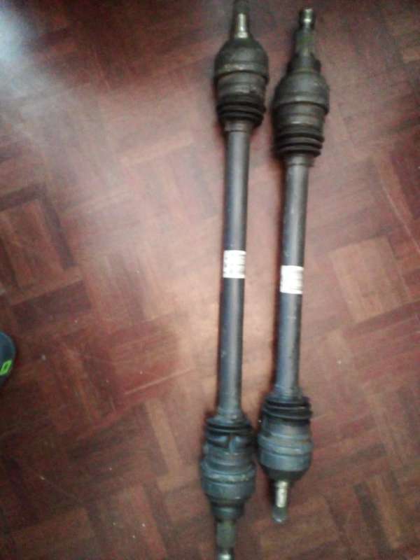 Mercedes B series side shaft set.