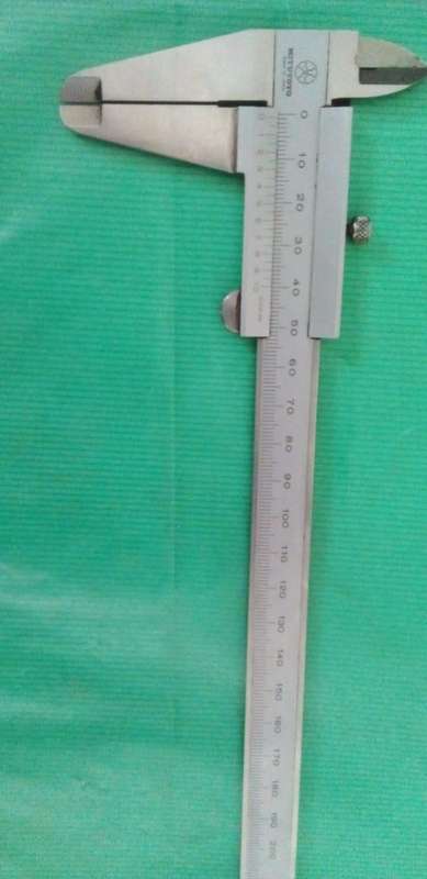 PROFESSIONAL VERNIER MITUTOYO 200MM