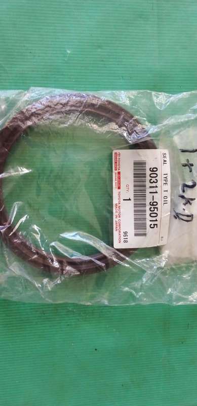 TOYOTA FORTUNAR.QUANTUM.HILUX REAR CRANK OIL SEAL.