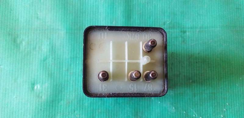 Mercedes w124 series fuel pump relay